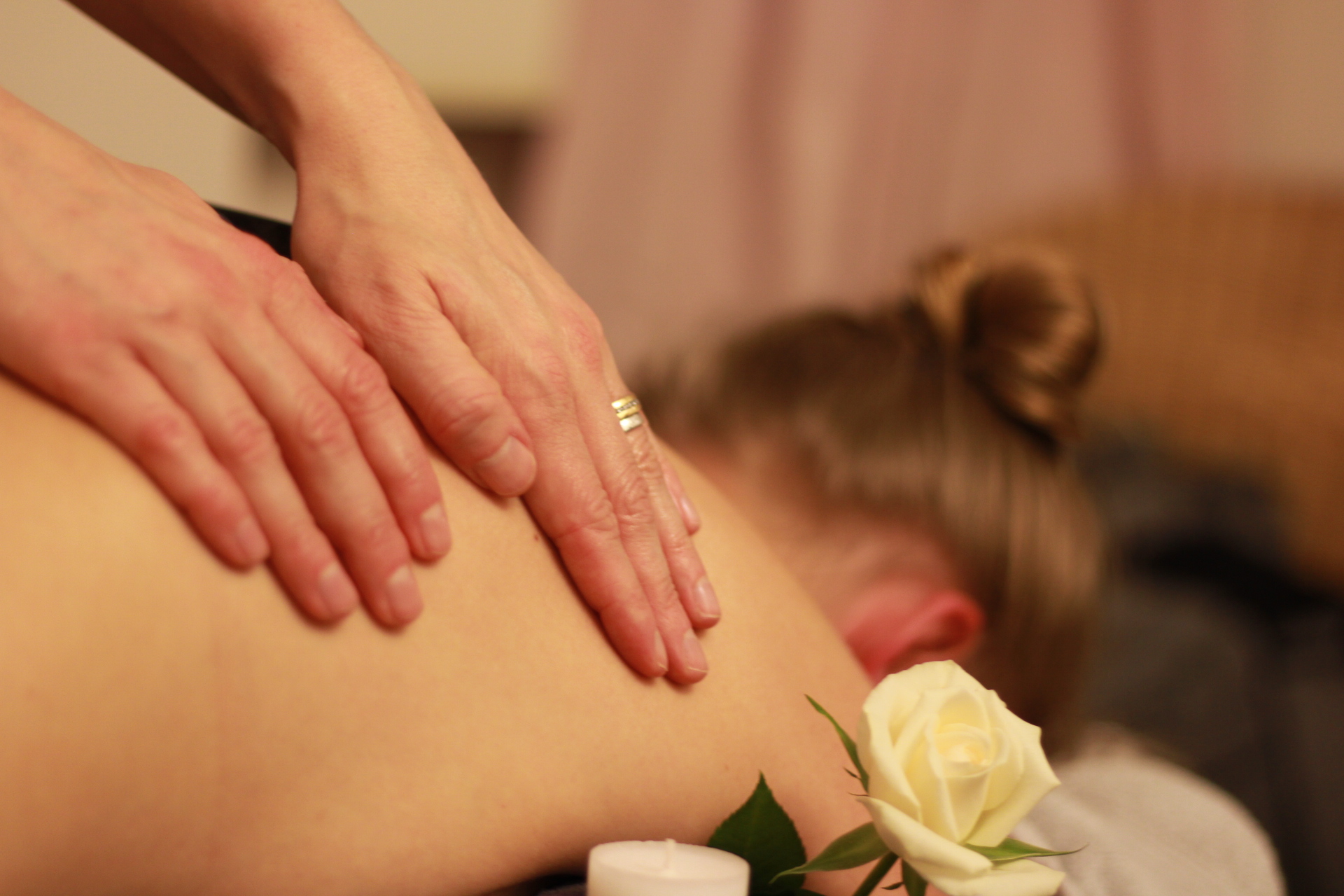 Så får du bort/minskar långvarig smärta och spänningar i kroppen. 